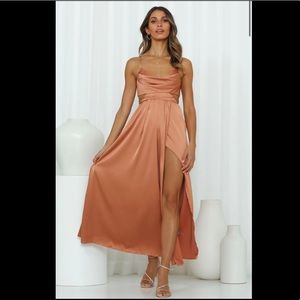 NWT Hello Molly- Reveal Your Mind Midi Dress, Rust color, Size Medium